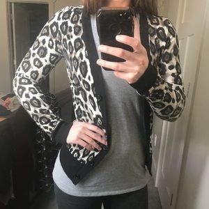 Sweater (cheetah print)